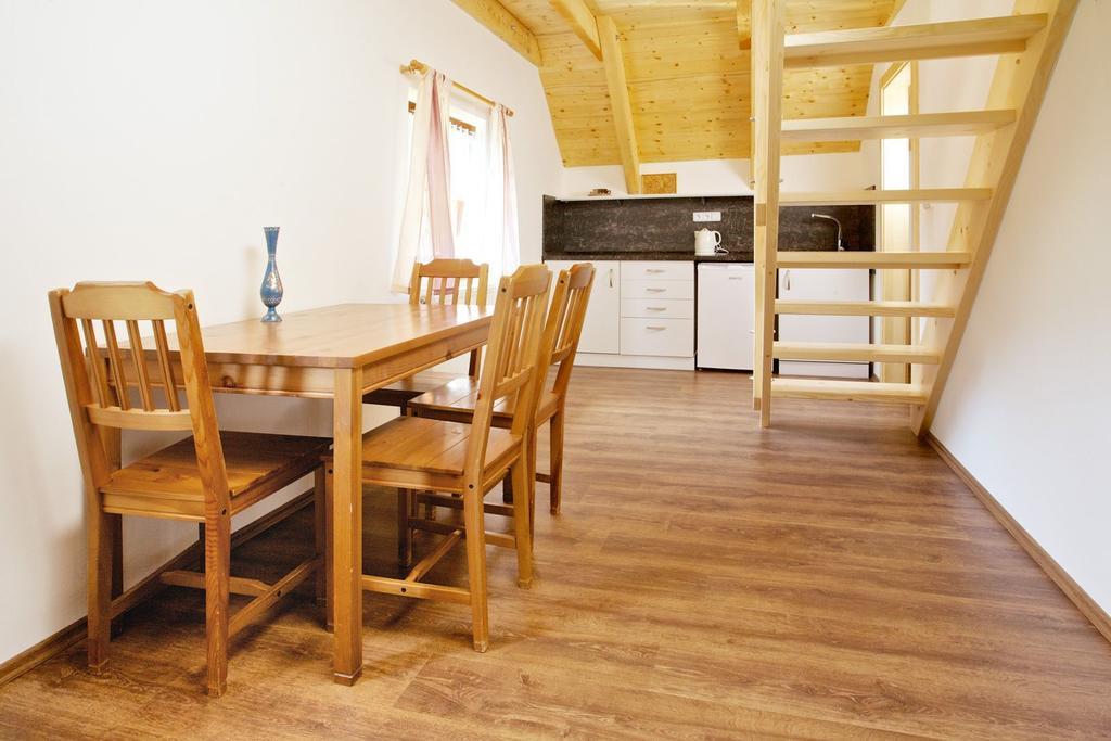 U Jezera Laka Apartment